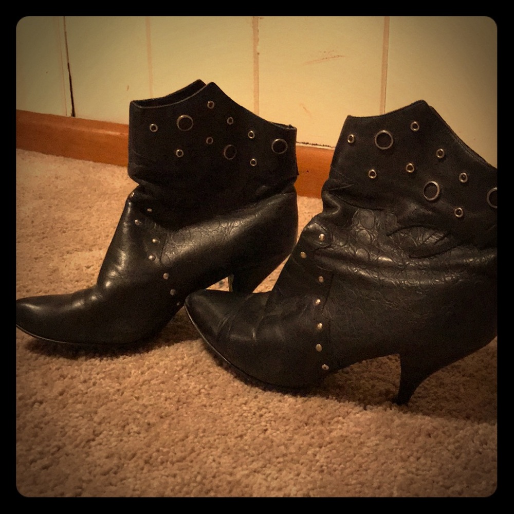 Vintage leather biker booties, so cute!